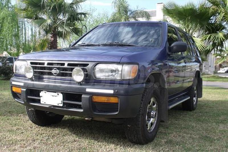 1996 Nissan pathfinder clubs