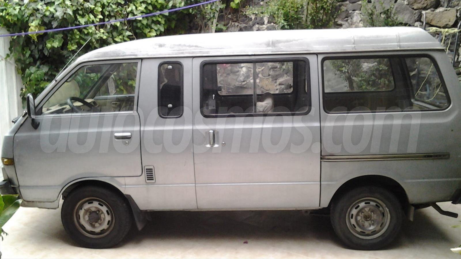 venta Auto Usado Nissan Ichi van Tipica (1993) color Azul Metalizado