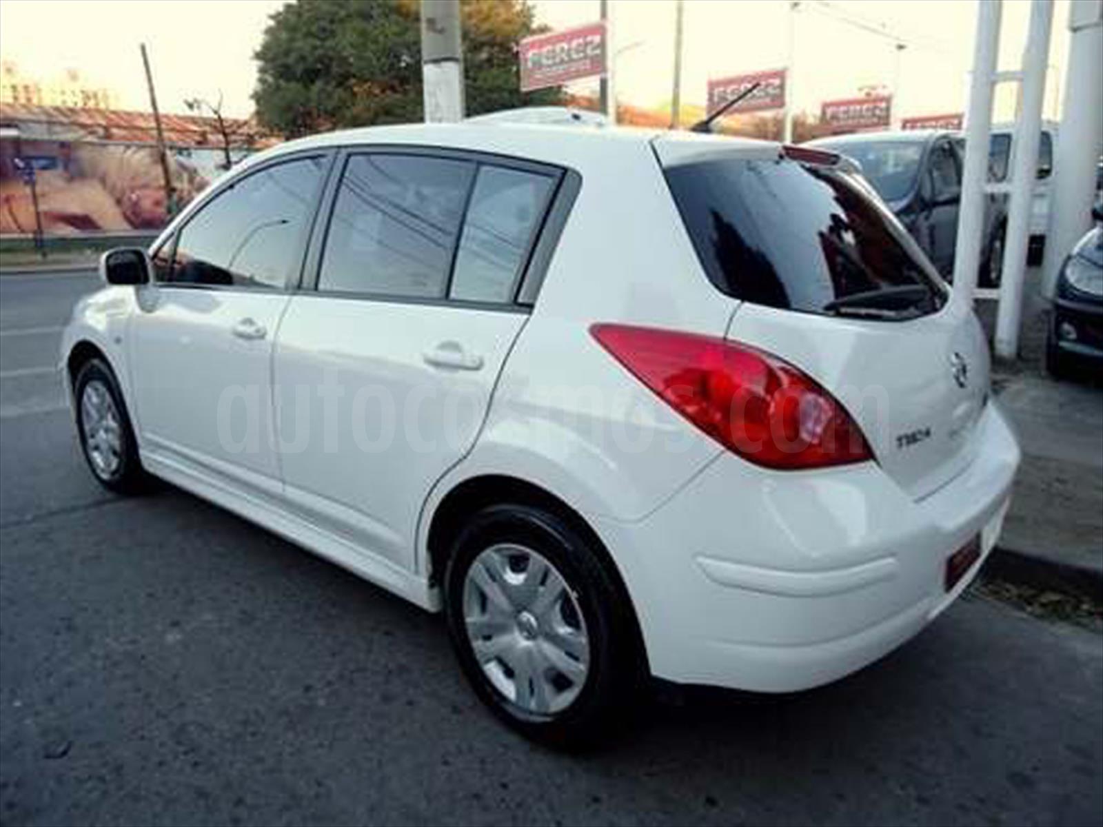 Nissan tiida en tierra del fuego #2