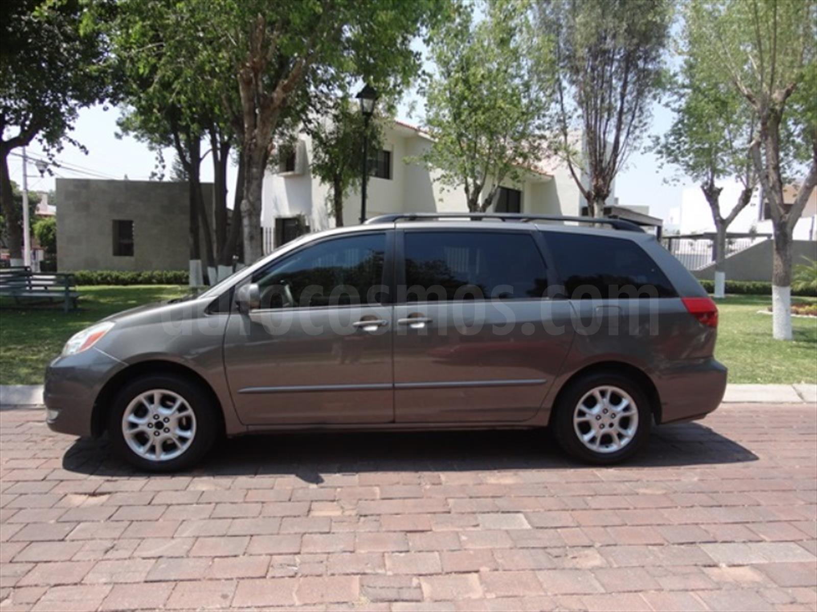 2004 Toyota sienna km/l