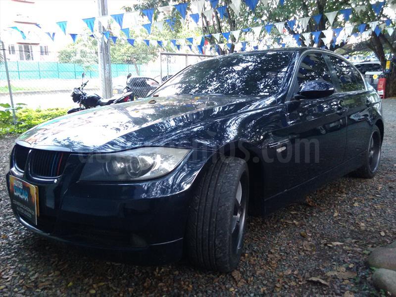 foto BMW Serie 3 325i Sport Aut usado (2007) color Azul Mónaco precio $46.000.000