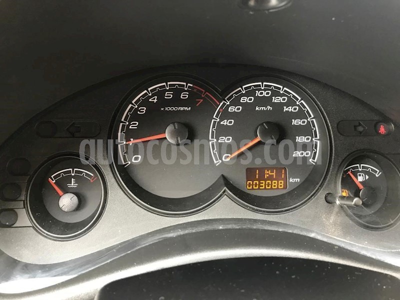 foto Chevrolet Classic 4P LS usado