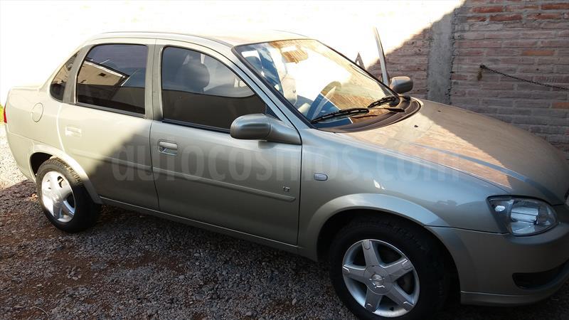 foto Chevrolet Classic 4P LT usado