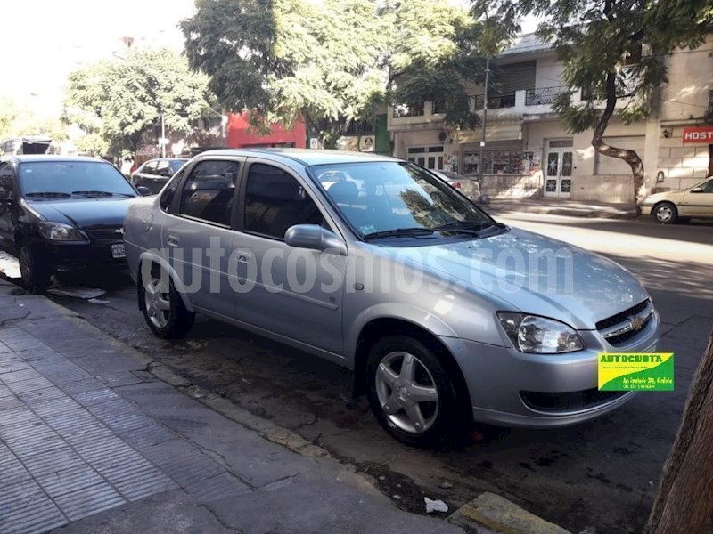 foto Chevrolet Classic 4P LT usado