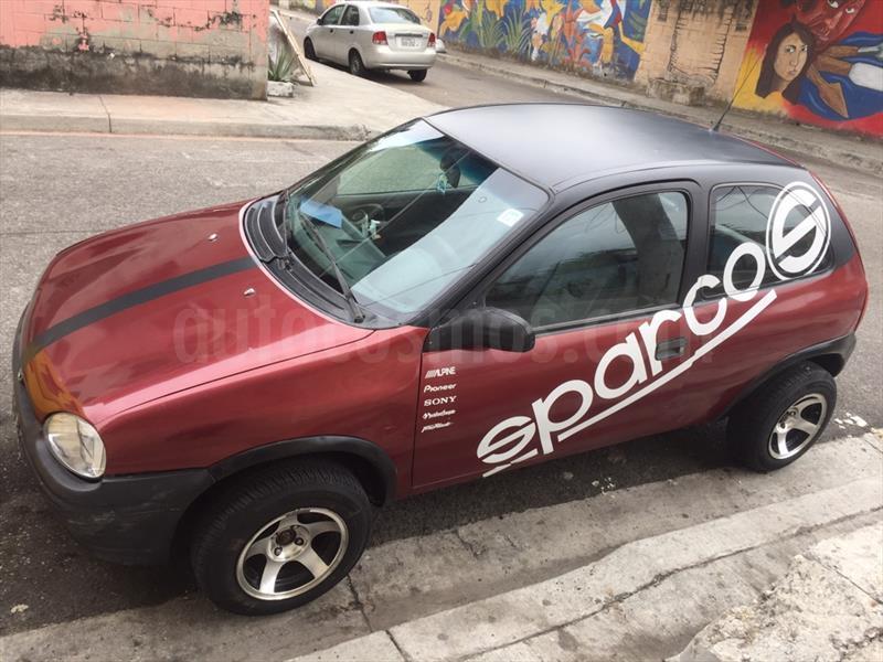 foto Chevrolet Corsa Hatchback 3P 1.4L usado