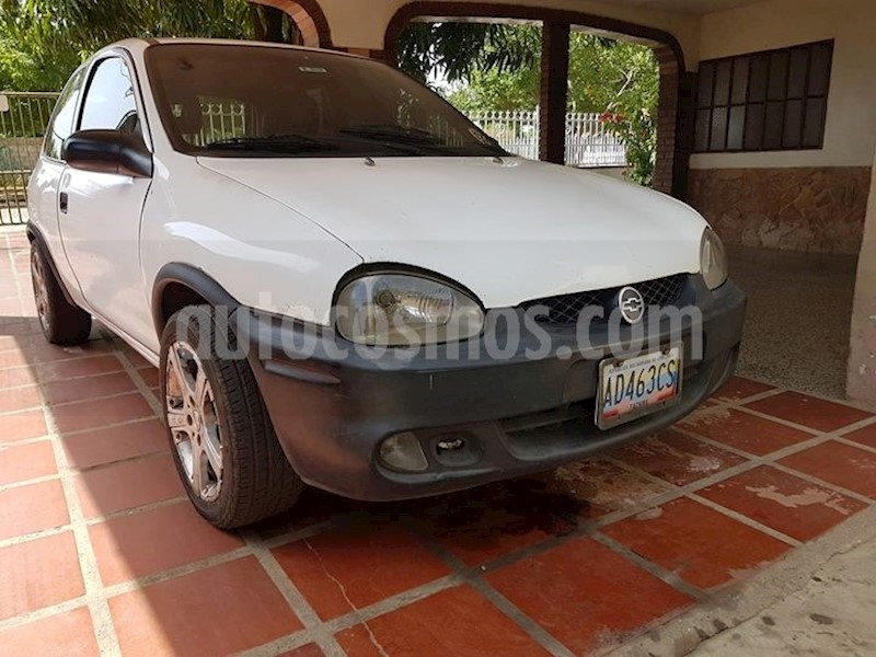 foto Chevrolet Corsa 3 Puertas Sinc. A-A usado