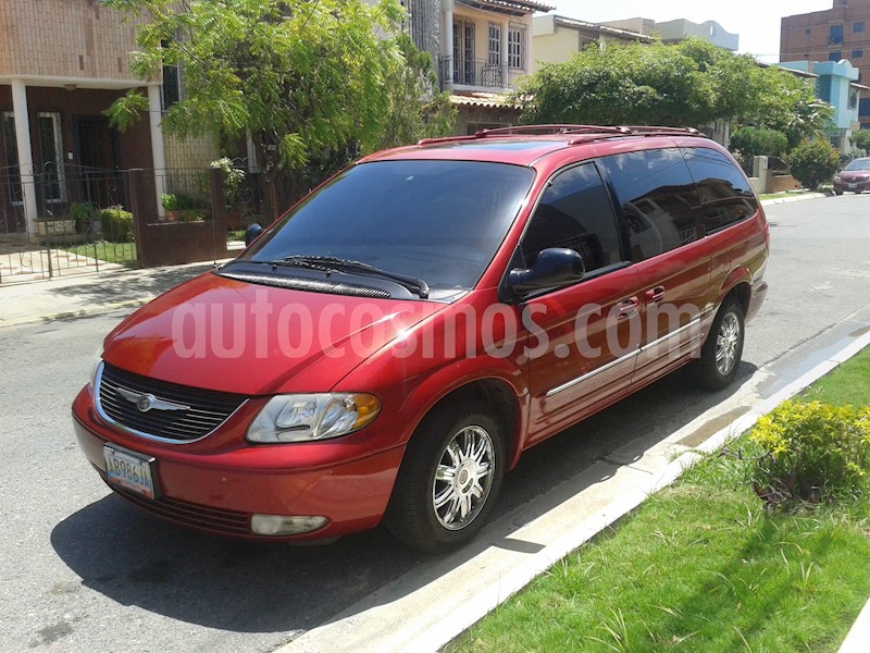 foto Chrysler town and country mini van usado