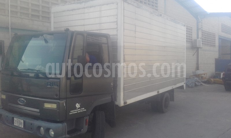 foto Ford Cargo 815 furgon usado