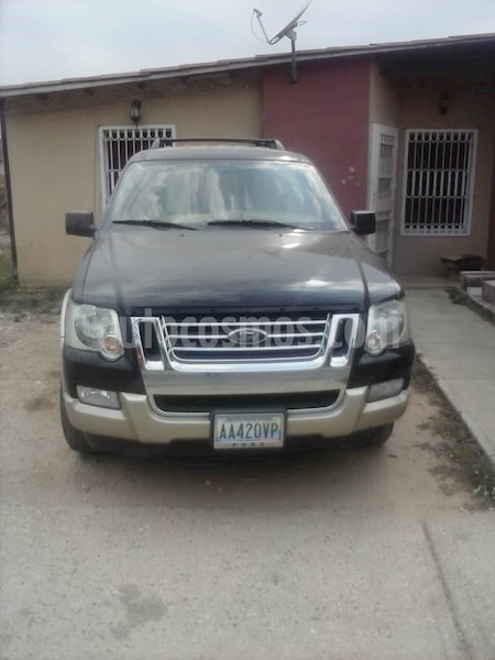 foto Ford Explorer Eddie Bauer Usado