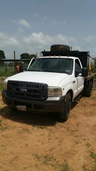 foto Ford F-350 5.4L 4x2 usado
