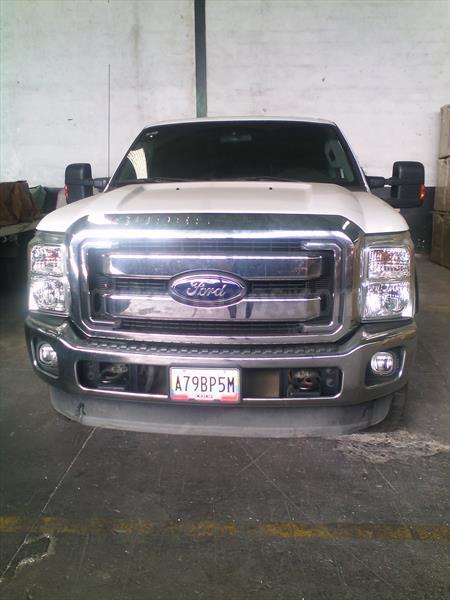 foto Ford F-350 5.4L 4x2 usado