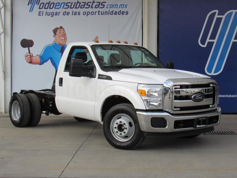 foto Ford F-350 6.2L usado