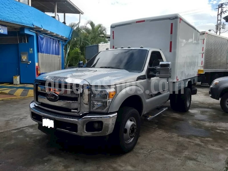foto Ford F-350 6.2L usado