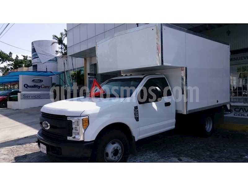 foto Ford F-350 F-350 KTP XL 6.2L GAS AT usado