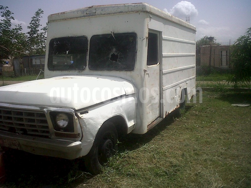 foto Ford F-350 Triton Furgon 4x2 usado