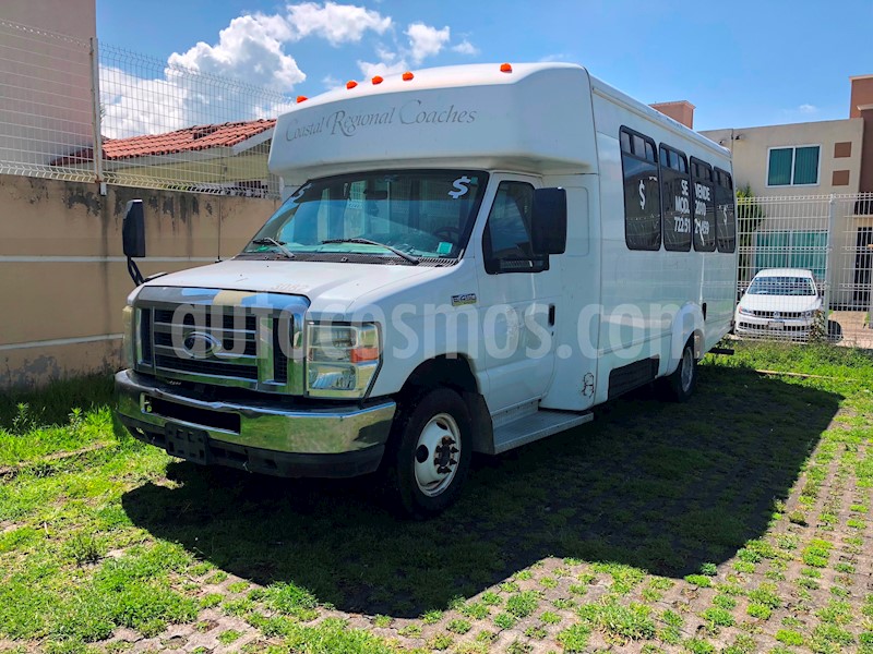 foto Ford F-450 XL 6.8L Super Duty Aut usado