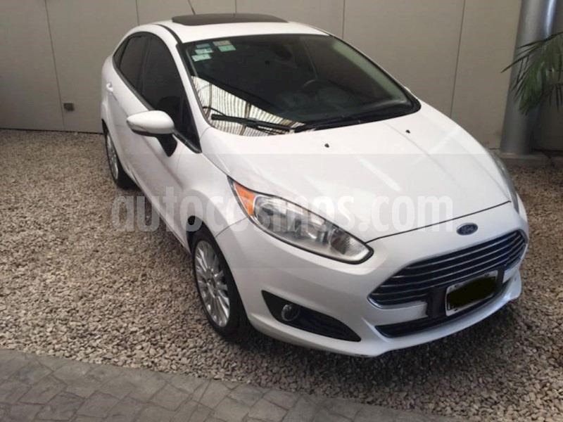 foto Ford Fiesta Kinetic Sedan Titanium usado