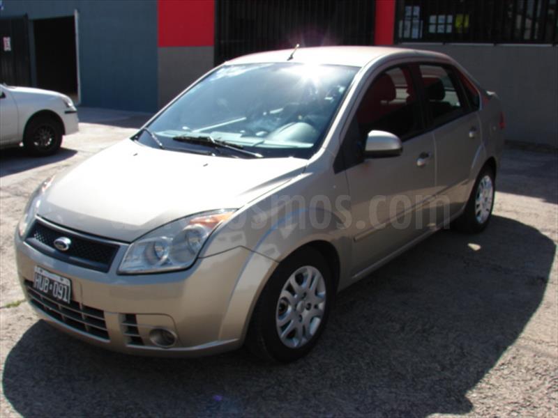 foto Ford Fiesta Max Ambiente Plus