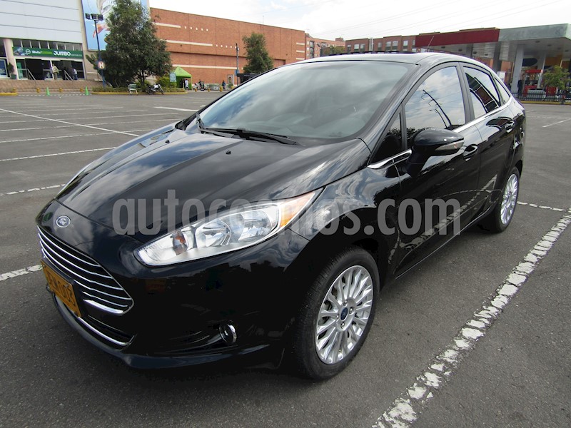 foto Ford Fiesta Sedan Titanium usado