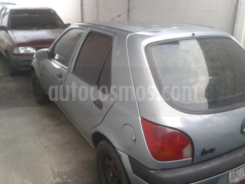 foto Ford Fiesta 1.6L usado