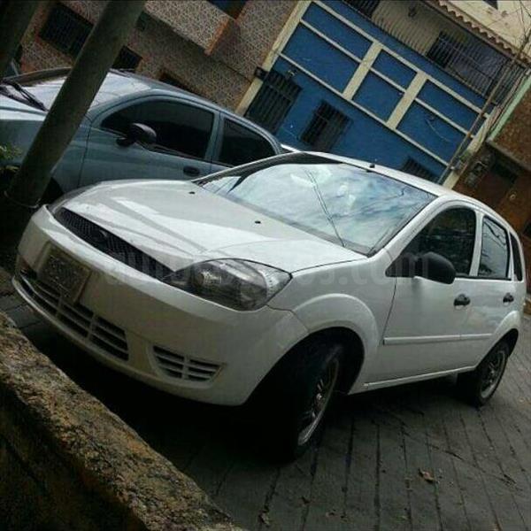 foto Ford Fiesta Familiar A.A. usado