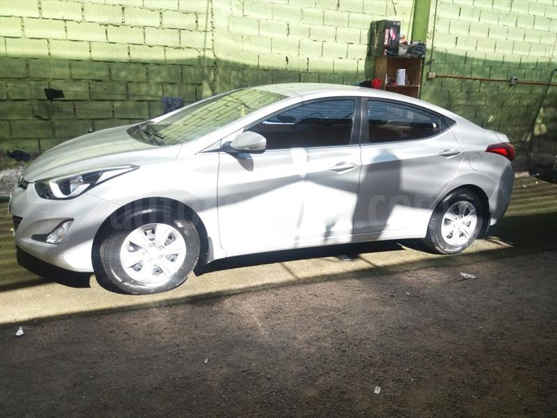 foto Hyundai Elantra 1.6 GLS usado