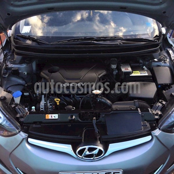 foto Hyundai Elantra 1.6 GLS usado