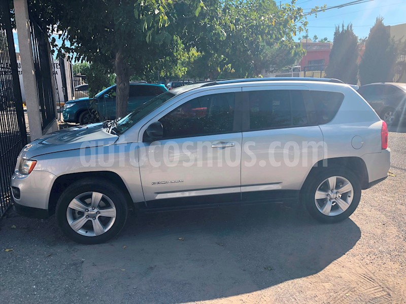 foto Jeep Compass 4x2 Sport Seminuevo