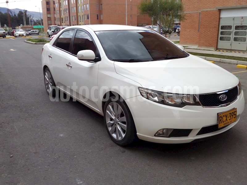 foto KIA Cerato Forte 1.6L usado