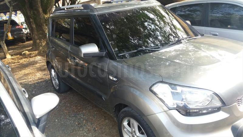 foto KIA Soul 1.6L usado (2012) color Plata precio $34.000.000