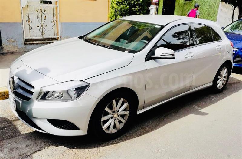 foto Mercedes Benz Clase A 180 CGI Seminuevo