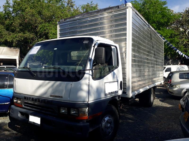 foto Mitsubishi Canter FE 84 TDi 3.9L usado