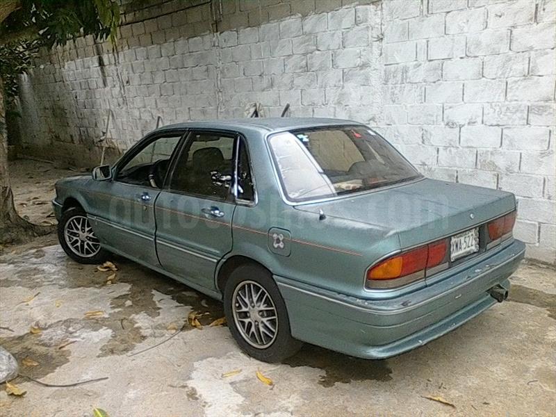 foto Mitsubishi MF Version sin siglas L4 2.0i 16V usado