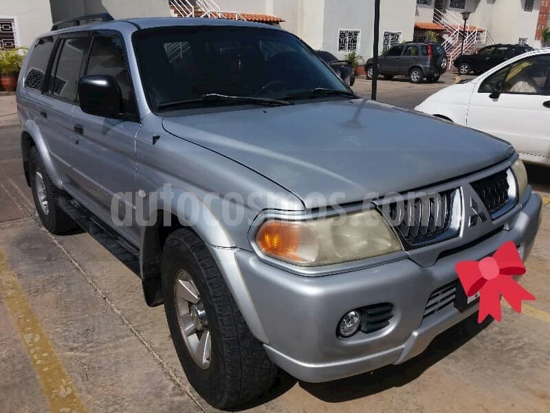 foto Mitsubishi Montero Sport 4x2 usado