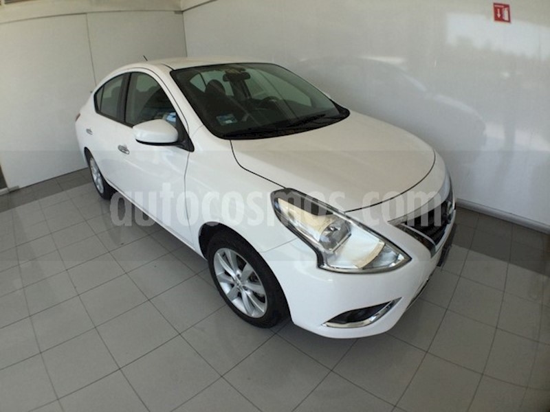 foto Nissan Versa Advance Seminuevo