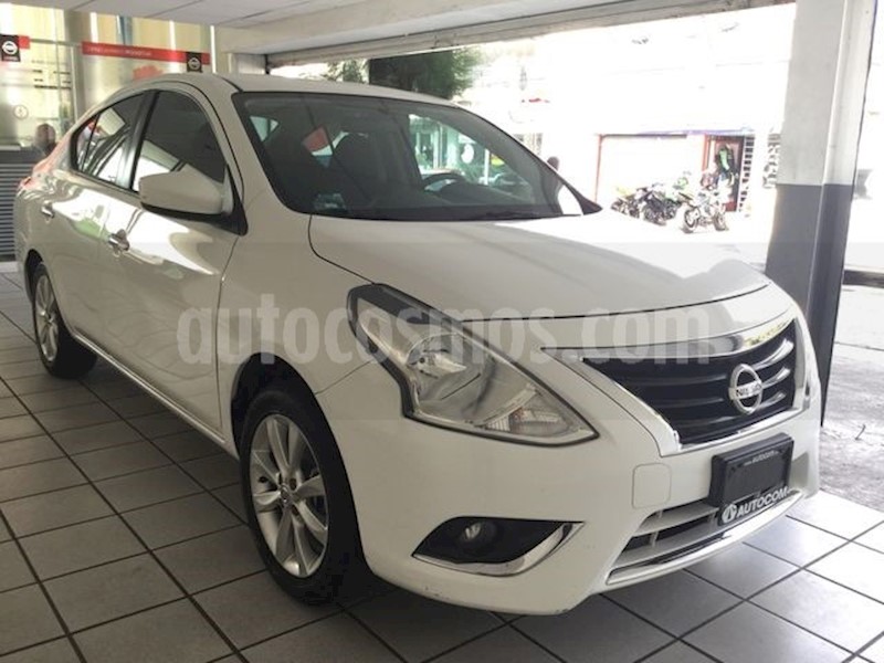foto Nissan Versa Advance Seminuevo