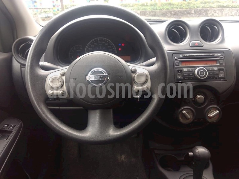 foto Nissan Versa Sense Aut usado