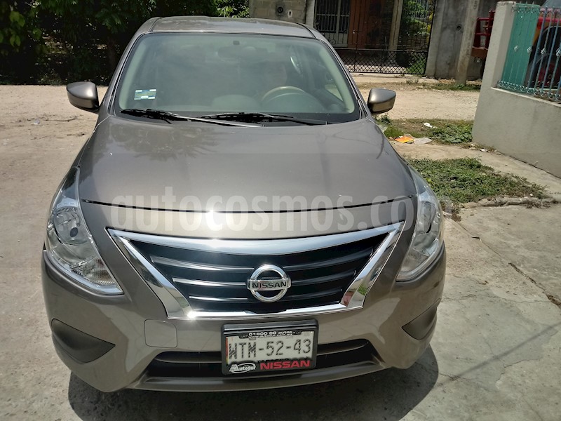 foto Nissan Versa Sense usado