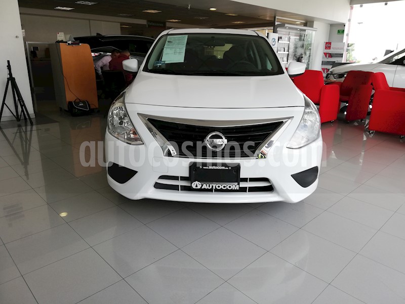 foto Nissan Versa Sense Seminuevo