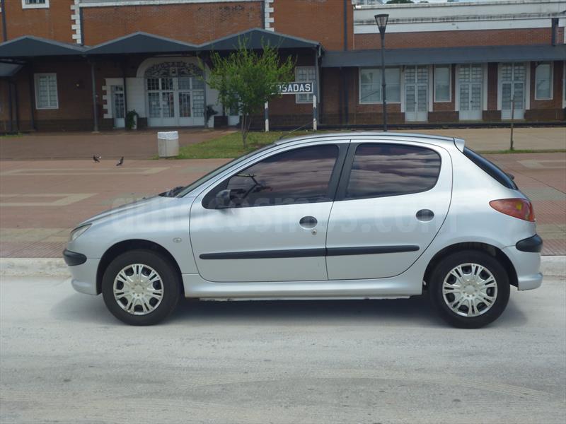 foto Peugeot 206 1.4 XR Confort 5P usado