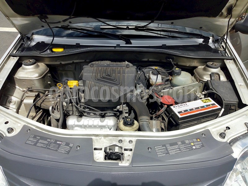 foto Renault Logan 1.4L Familier usado