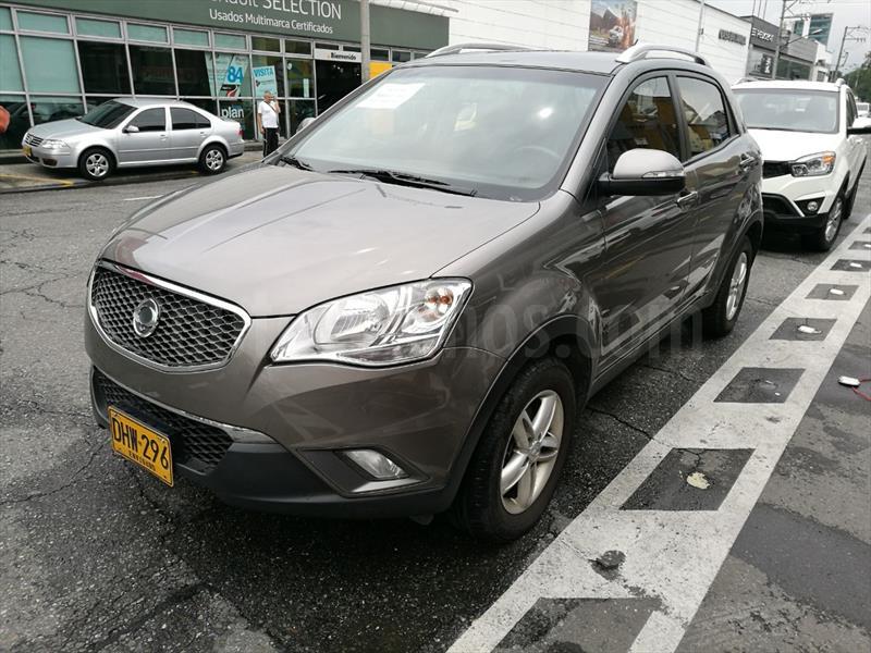 foto SsangYong Korando C 4x2 Diésel usado (2012) color Gris Carbono precio $37.000.000