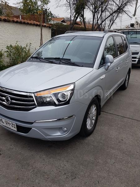 Ssangyong Stavic 4x2 Usado 2016 Color Gris Plata Precio 15 500 000