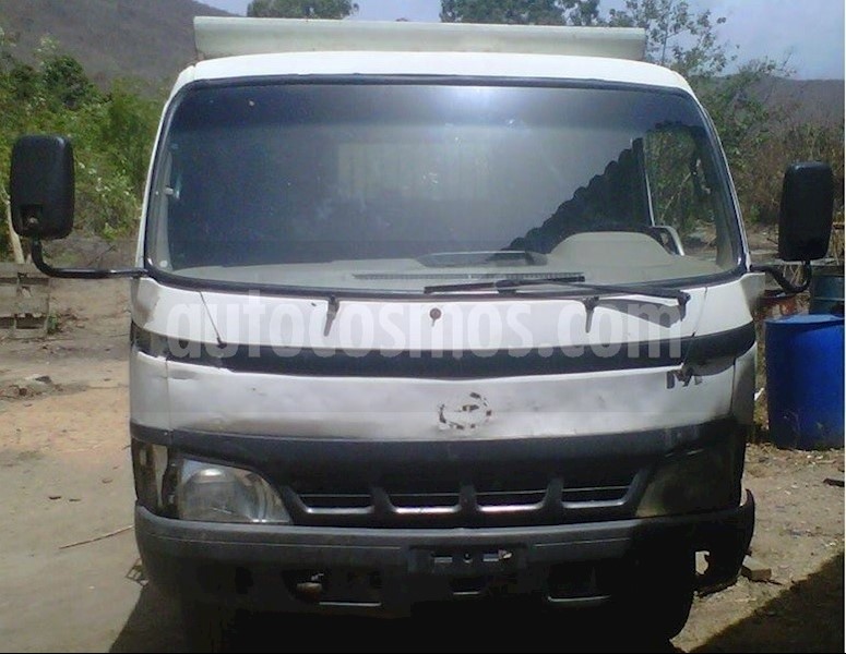 foto Toyota Dyna Utilitario usado
