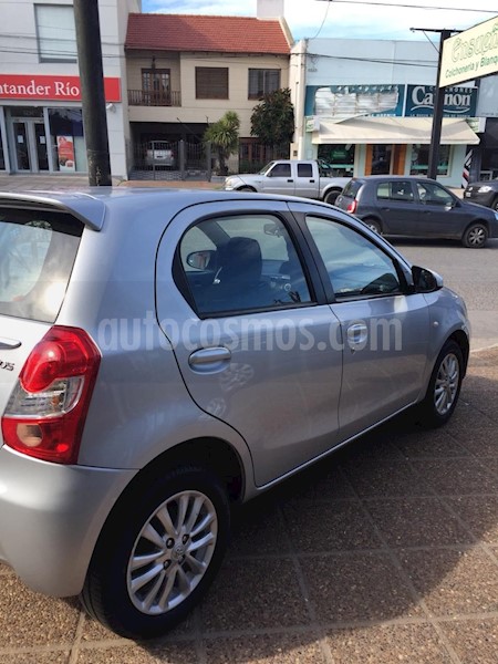 foto Toyota Etios Hatchback XLS usado