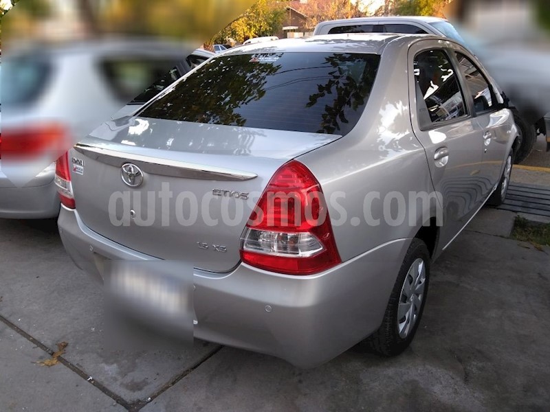 foto Toyota Etios Sedan XS 2016/17 usado