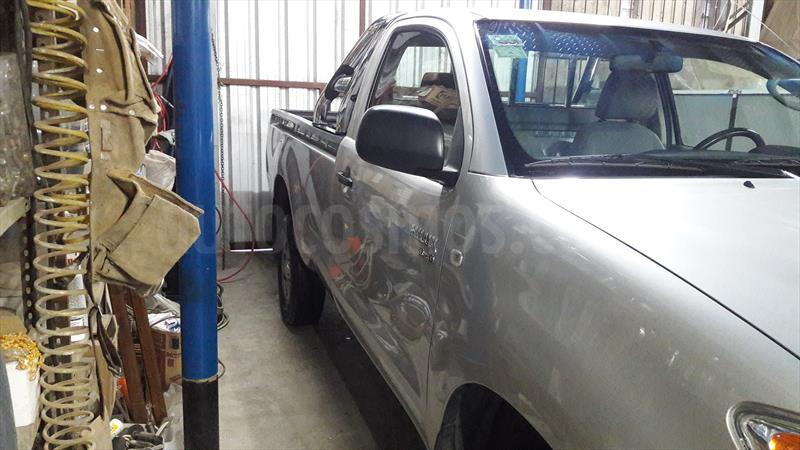 foto Toyota Hilux 2.5 4x2 DX DC usado