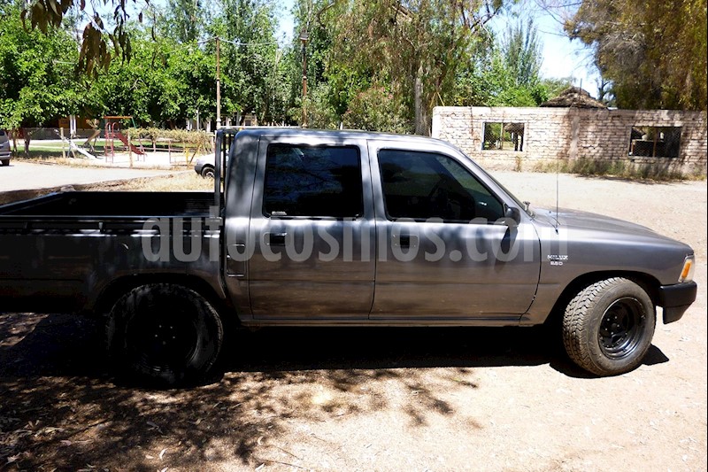 foto Toyota Hilux 3.0 4x2 DLX DC usado