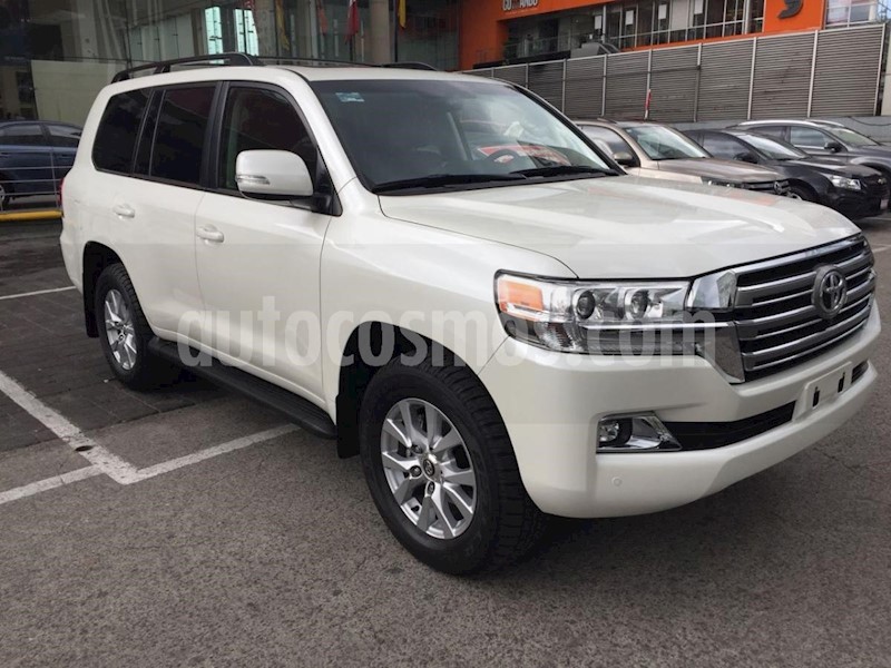 foto Toyota Land Cruiser 5.7L 4x4 usado