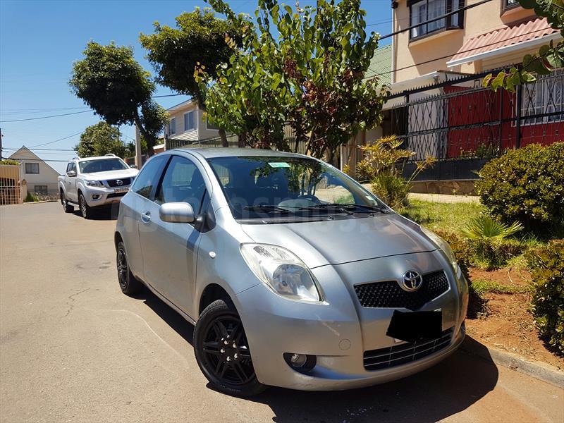 foto Toyota Yaris Sport 1.3 XLi 3P Usado